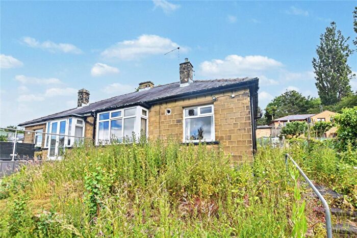 2 Bedroom Bungalow For Sale In Aire View Drive, Sandbeds, Keighley, West Yorkshire, BD20