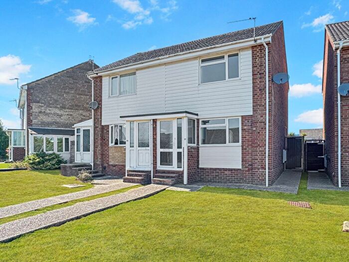 2 Bedroom Semi-Detached House To Rent In Wellington Road, Newport, PO30