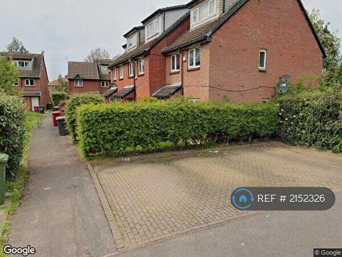 2 Bedroom Maisonette To Rent In Mead Avenue, Slough, SL3