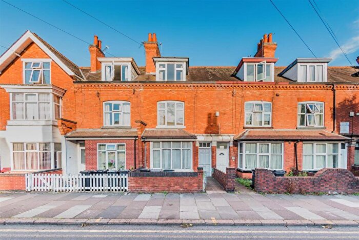 6 Bedroom Terraced House To Rent In Fosse Road South, Leicester, LE3