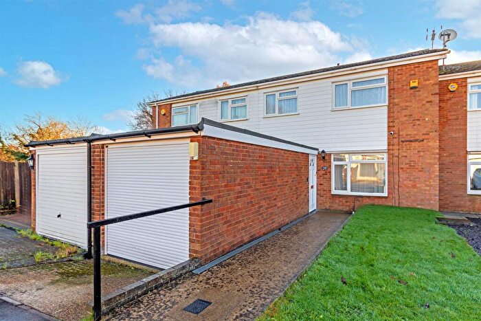 3 Bedroom Terraced House For Sale In Kitchener Close, St. Albans, AL1