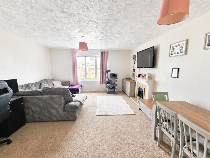 2 Bedroom Flat For Sale In Dartmouth Court, Priddys Hard, Gosport, PO12