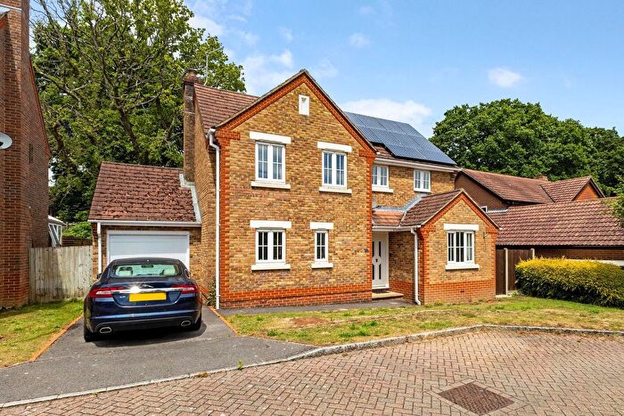 4 Bedroom Detached House For Sale In Azalea Avenue, Lindford, GU35