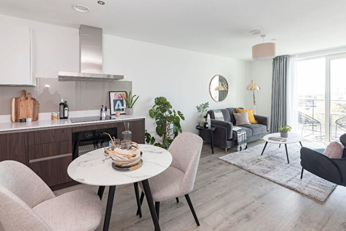 1 Bedroom Apartment To Rent In Hearth, M5