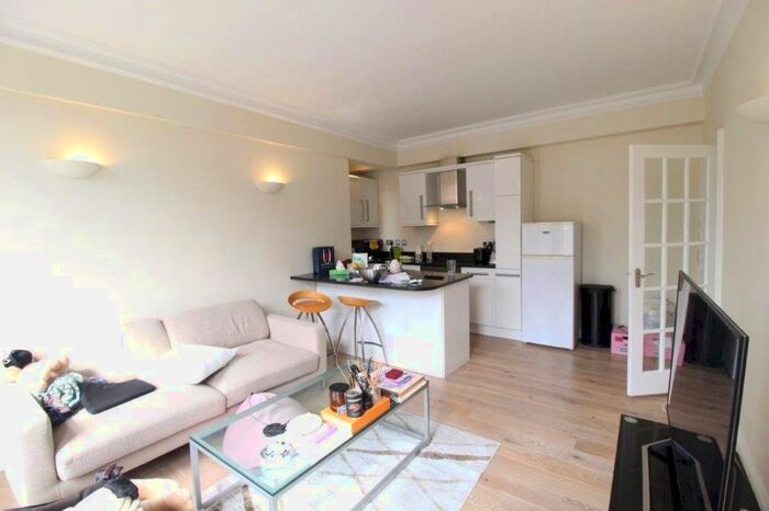 1 Bedroom Flat To Rent In Hallam Street, London, W1W