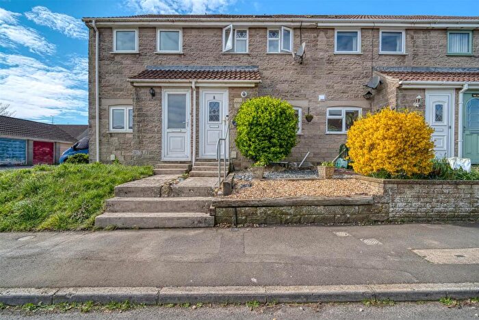 3 Bedroom Semi Detached House For Sale In Yarn Barton, Templecombe, BA8