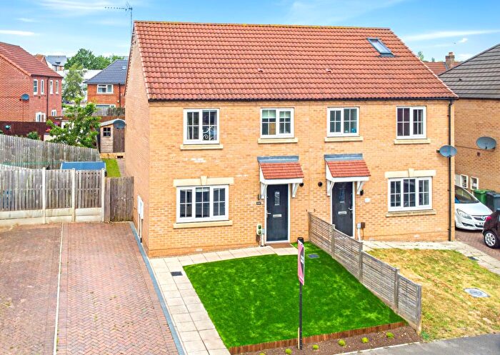 3 Bedroom Semi Detached House For Sale In Oak Tree Mount, Leeds, LS9