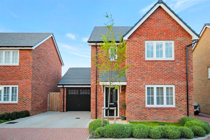 3 Bedroom Detached House To Rent In Dovecote Drive, Biddenham, MK40