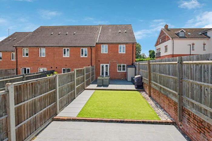 3 Bedroom End Of Terrace House For Sale In Grange Road, Chalfont St Peter, SL9