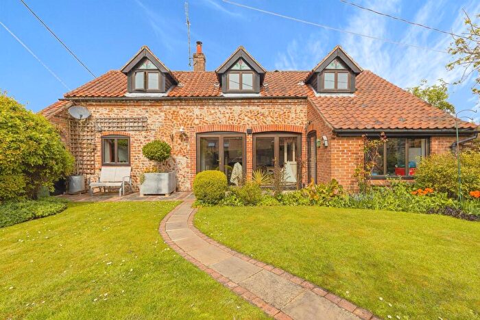 2 Bedroom Barn Conversion For Sale In Foulsham Road, Hindolveston, Dereham, NR20