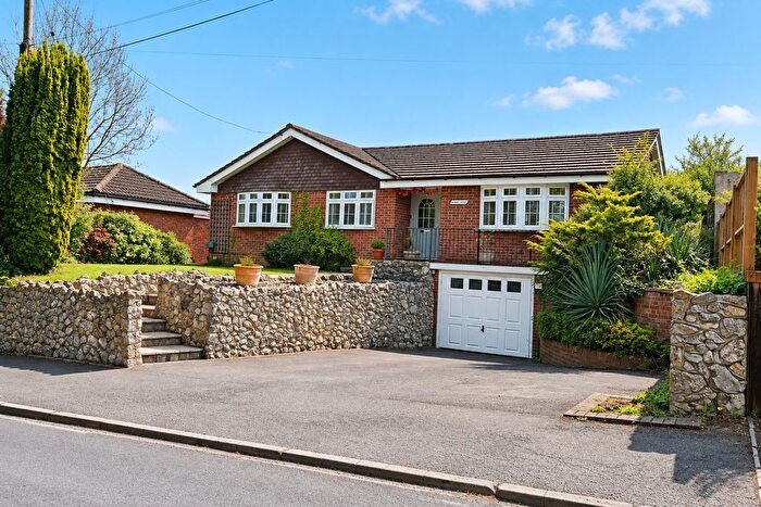 4 Bedroom Detached House For Sale In Headcorn Road, Maidstone, ME17