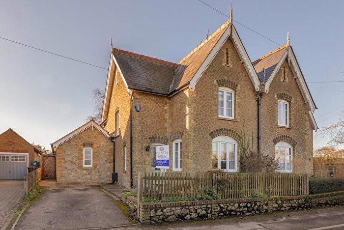 2 Bedroom Property For Sale In Norman Road, West Malling, ME19