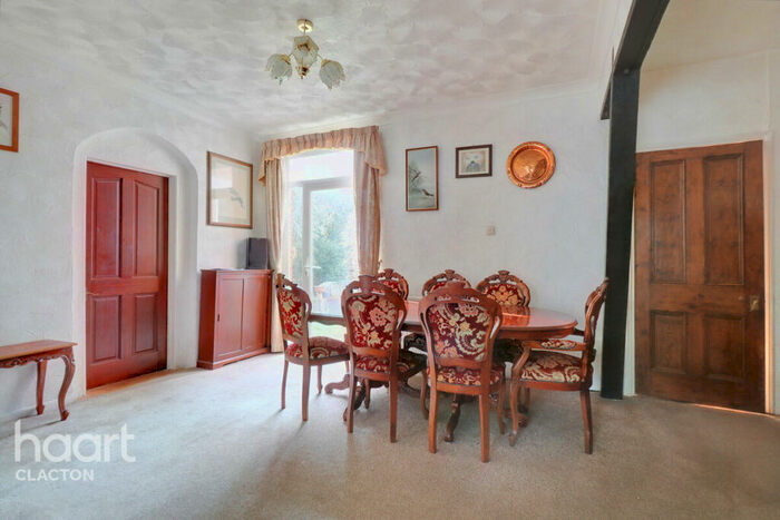 5 Bedroom Detached House For Sale In Hall Lane, Walton On The Naze, CO14