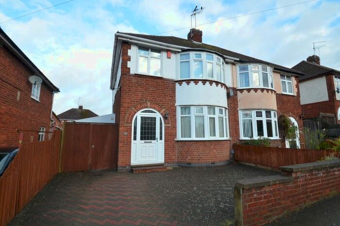 3 Bedroom Semi-Detached House To Rent In Pipers Hill Road, Kettering NN15