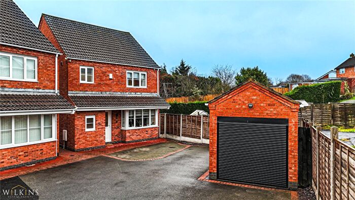 3 Bedroom Detached House For Sale In Woodhurst Close, Tamworth, Staffordshire, B77