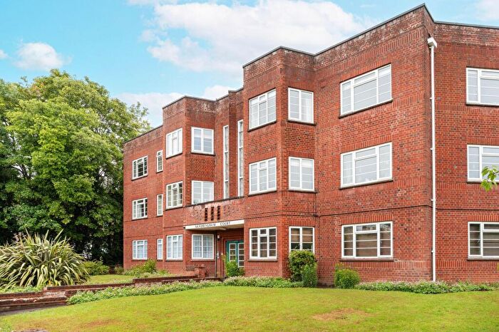 3 Bedroom Flat For Sale In Sandringham Court, Norwich, NR2