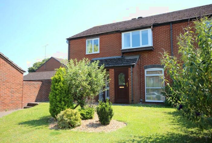 2 Bedroom Flat To Rent In King James Way, Henley-On-Thames, RG9