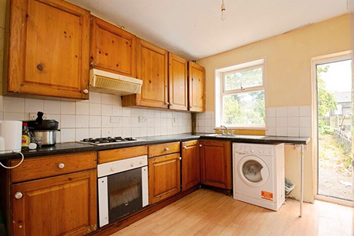3 Bedroom Terraced House For Sale In Comet Street, Adamsdown, Cardiff, CF24