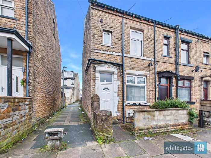 3 Bedroom End Of Terrace House For Sale In Carrington Street, Bradford, West Yorkshire, BD3