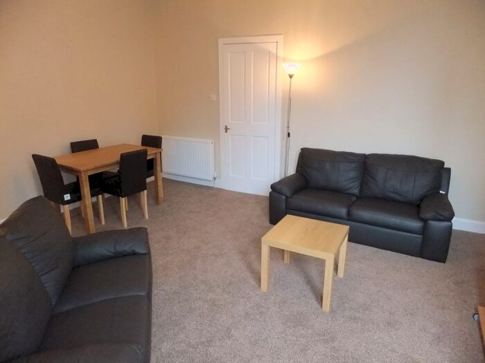 2 Bedroom Flat To Rent In Fowler Terrace, Edinburgh, EH11