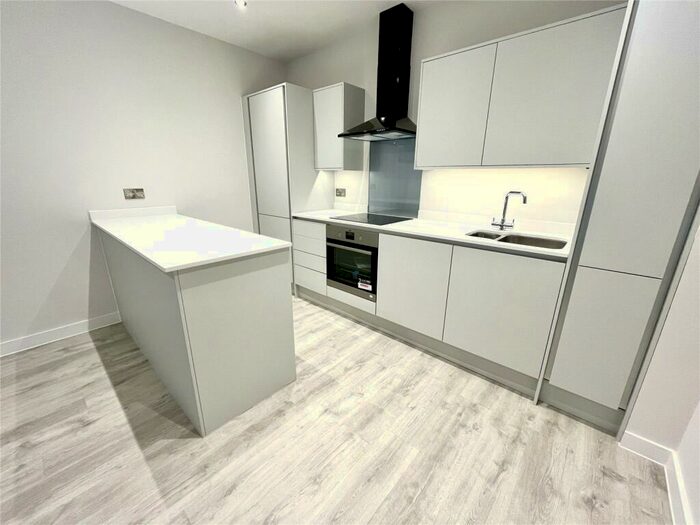 3 Bedroom Apartment To Rent In Spike Island, Cumberland Road, BS1