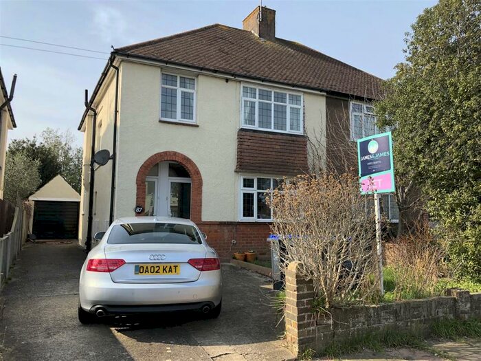 2 Bedroom Flat To Rent In Loxwood Avenue, Worthing, BN14