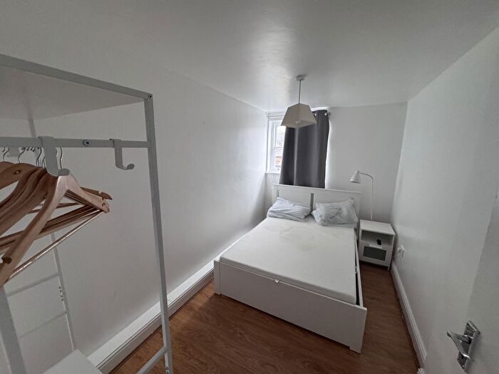 2 Bedroom Terraced House To Rent In -A, Brick Lane, London, E1