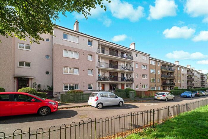 3 Bedroom Flat For Sale In Banchory Avenue, Eastwood, Glasgow, G43