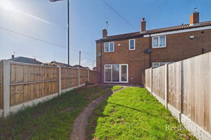 3 Bedroom End Of Terrace House For Sale In Constable Close, Flanderwell, Rotherham, South Yorkshire, S66