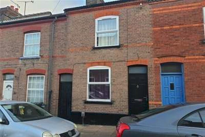 2 Bedroom House To Rent In May Street, Luton LU1