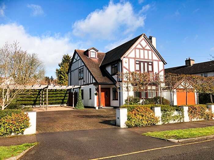 4 Bedroom Detached House To Rent In Heath Drive, Potters Bar, EN6