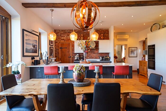 3 Bedroom Barn Conversion For Sale In Three Arch Barn, Botley Hill Barns, Tanworth Lane, Henley-in-Arden, B95