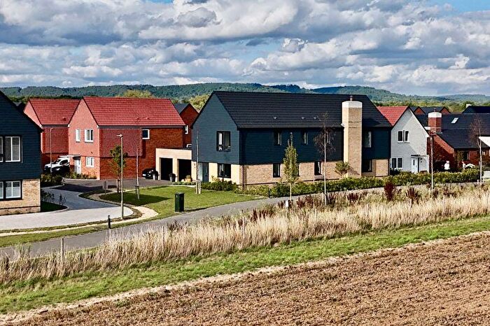 4 Bedroom Detached House For Sale In Romaine Road, Cranleigh, GU6