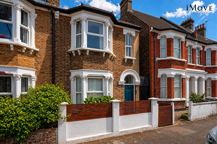 3 Bedroom Semi-Detached House For Sale In Crowther Road, London, SE25