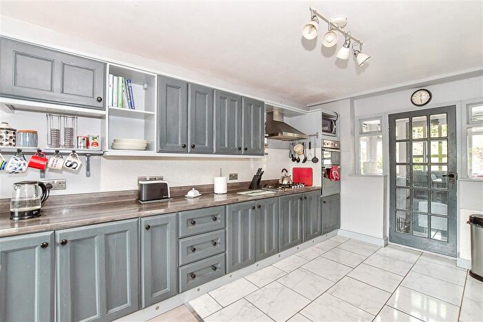 3 Bedroom Semi-Detached House For Sale In Rotherfield Lane, Mayfield, East Sussex, TN20