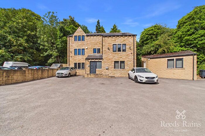1 Bedroom Apartment To Rent In Manchester Road, Huddersfield, West Yorkshire, HD1