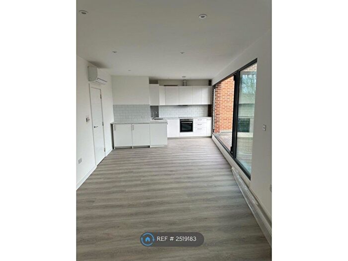 3 Bedroom Flat To Rent In Ramster House, London, SE20