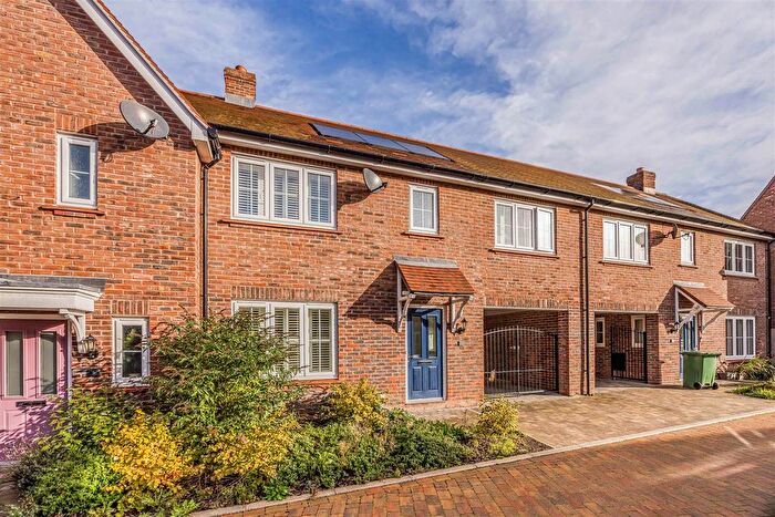 3 Bedroom Property For Sale In Partridge Way, Wickham, Fareham, PO17