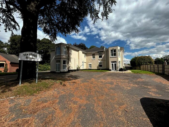 1 Bedroom Flat To Rent In Stanleigh House, Stanleigh Gardens, Donisthorpe, Swadlincote, Derbys, DE12