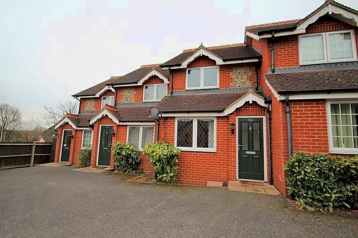 2 Bedroom Terraced House To Rent In Beaconsfield Way, Earley, Reading, RG6