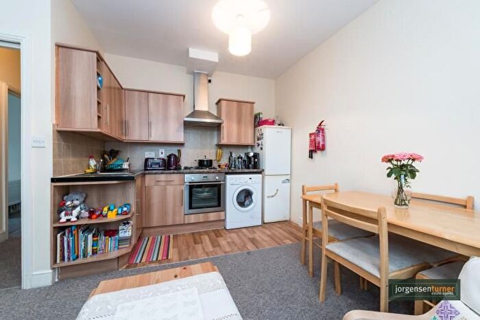 2 Bedroom Flat To Rent In Allison Road, Acton, London, W3