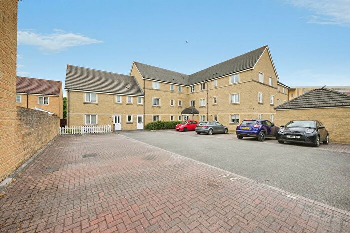 2 Bedroom Flat For Sale In Harrier Close, Calne, SN11