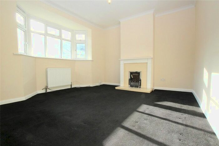 3 Bedroom Semi-Detached House To Rent In High Grove, London, SE18