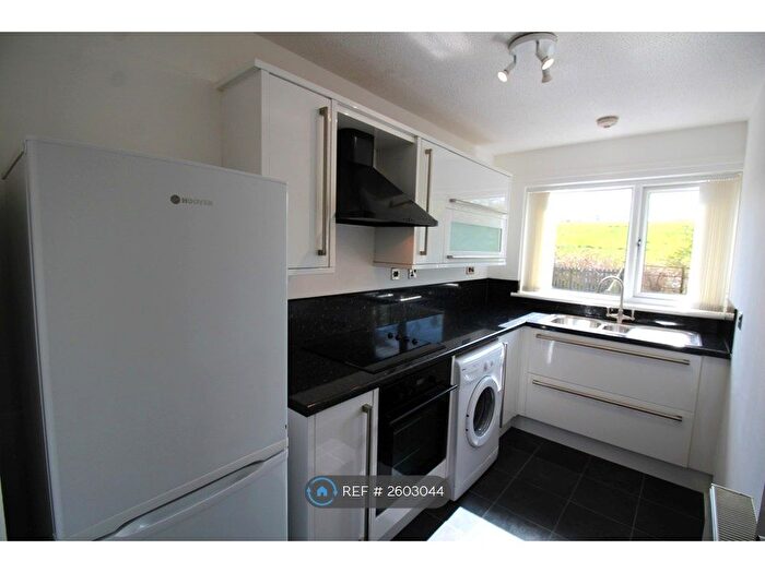1 Bedroom Flat To Rent In Ailsa Court, Hamilton, ML3