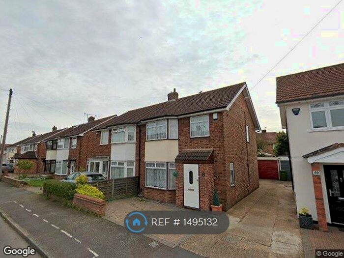 3 Bedroom Semi-Detached House To Rent In Sowrey Avenue, Rainham, RM13