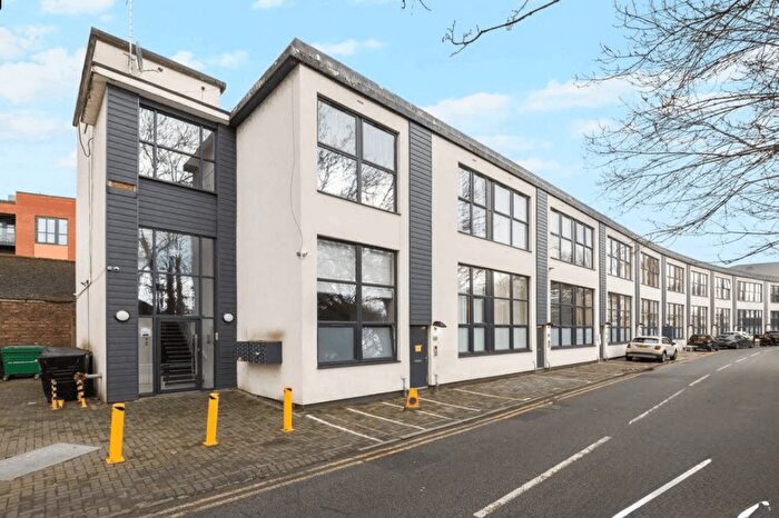1 Bedroom Flat For Sale In Restmor Way, Wallington, SM6