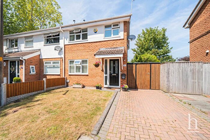 3 Bedroom Semi-Detached House For Sale In Crowmarsh Close, Wirral, CH49