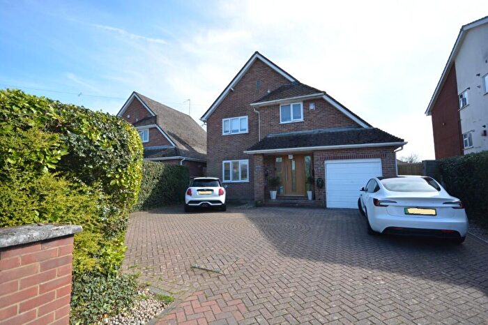 3 Bedroom Detached House For Sale In Dunyeats Road, Broadstone, Dorset, BH18