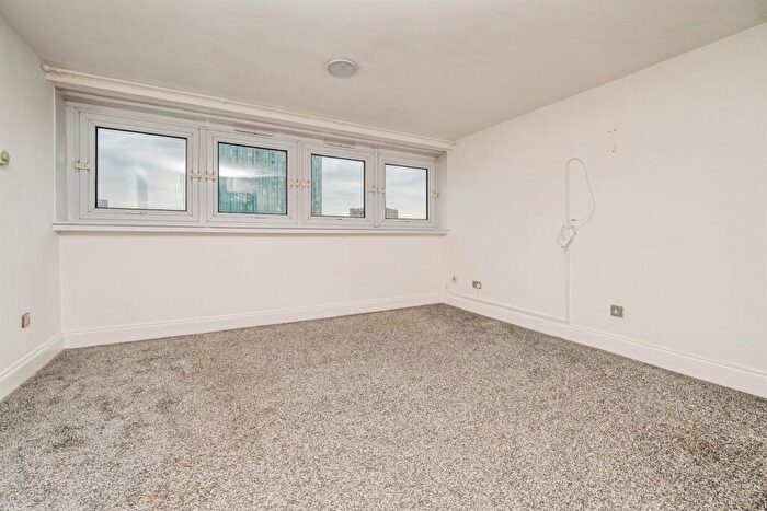 2 Bedroom Apartment To Rent In Holloway Head, Birmingham, B1