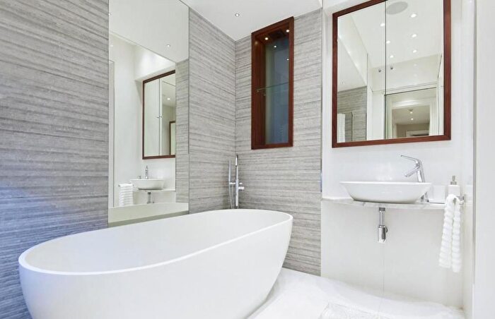 2 Bedroom Flat To Rent In Crawford Street, Marylebone, London, W1H